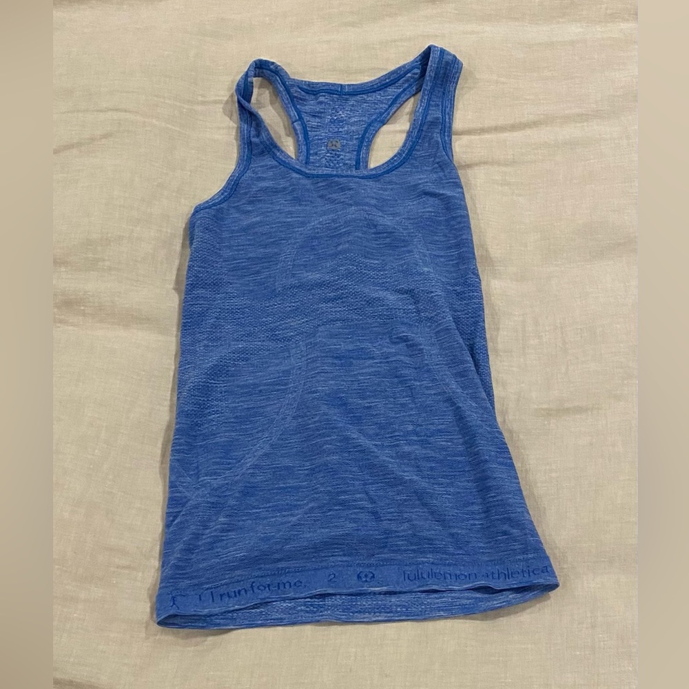 Blue lululemon swiftly tank in great condition